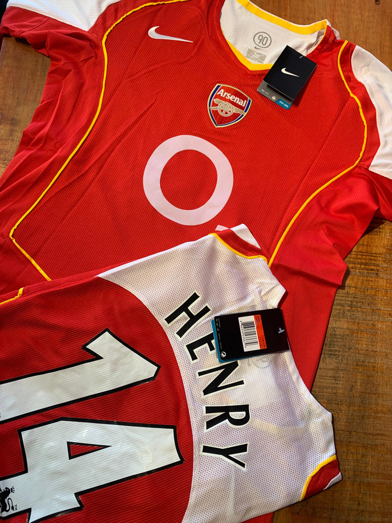 Camisa Arsenal 04/05 - Versão Retro -