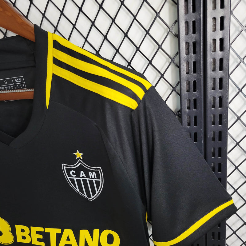 camisa-atletico-mg-versão-torcedor-fan-away-visitante-fora-reserva-iii-3-23-24-adidas-masculino-masculina-amarelo-amarela-preto-preta-betano-hulk