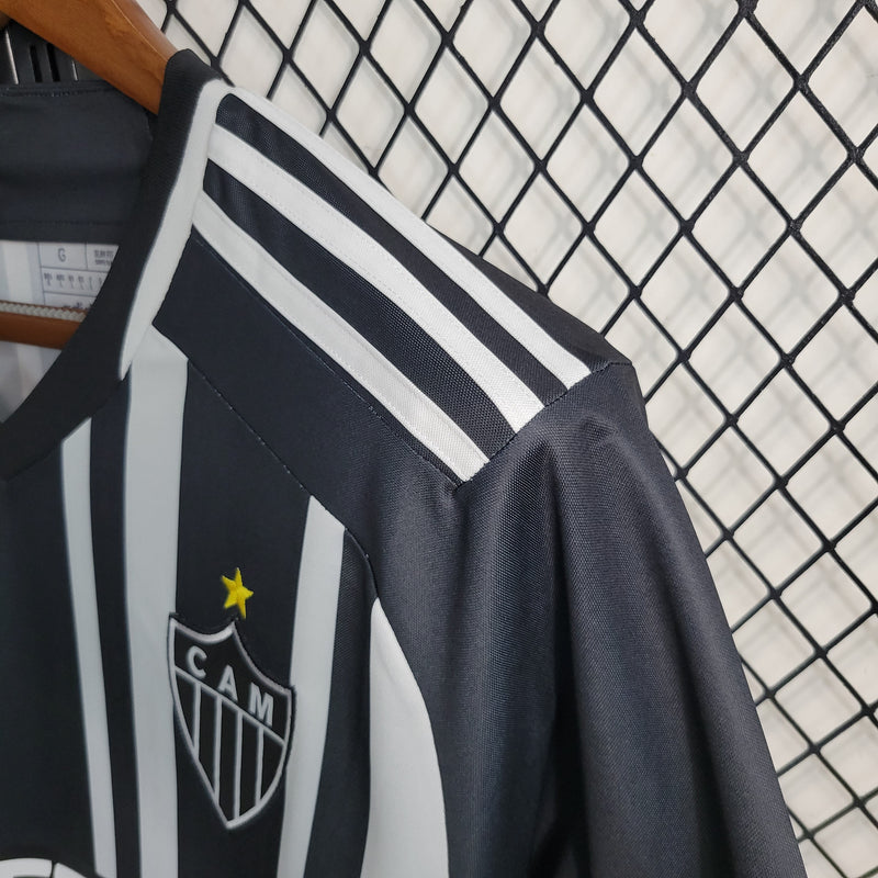 camisa-atletico-mg-versão-torcedor-fan-home-casa-titular-i-1-23-24-adidas-masculino-masculina-branco-branca-preto-preta-betano-hulk