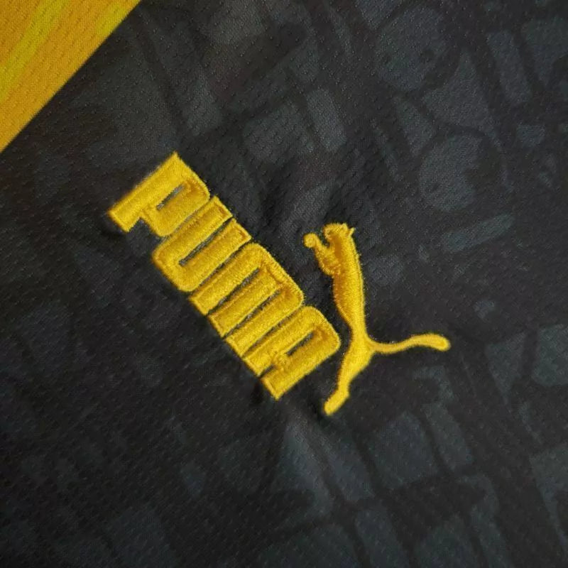 Camisa Borussia Dortmund Edição especial 23/24 - Torcedor Puma Masculina - Preta com detalhes em amarelo